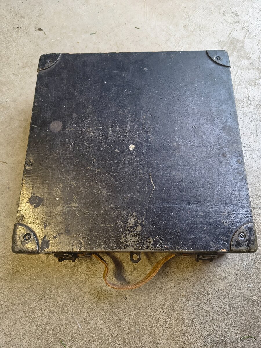 Drevený prepravný obal na rádiostanicu VXW -100 tesla