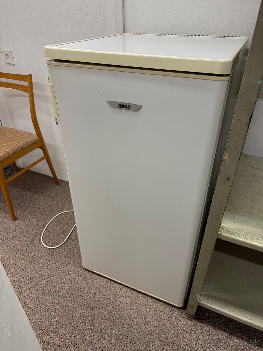 Chladnicka zanussi