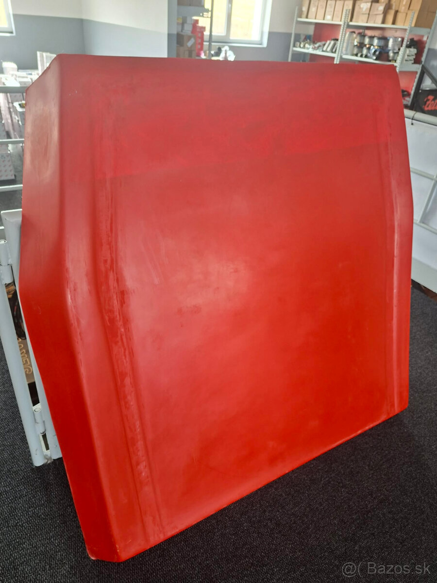 v ponuke strecha zetor