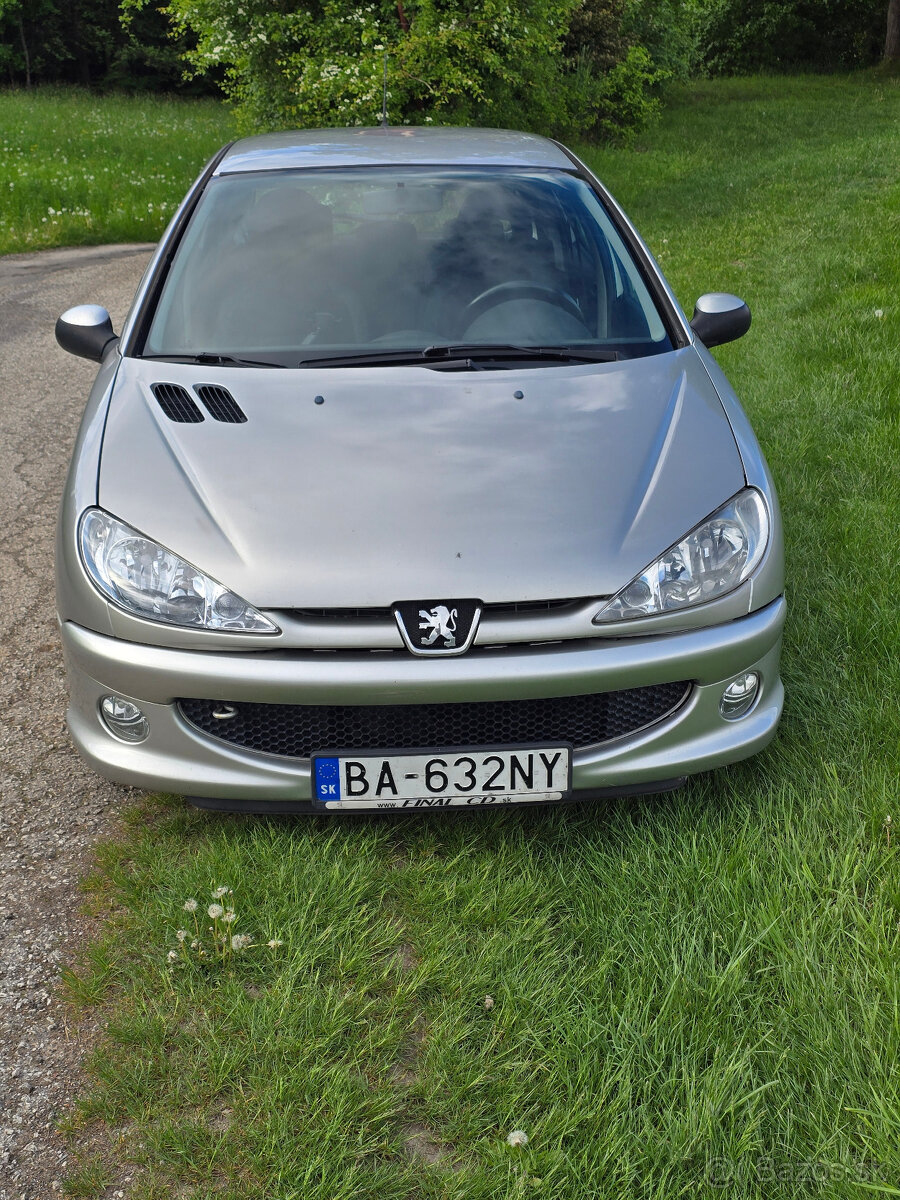Peugeot 206 1.4 benzín ( 55kw )