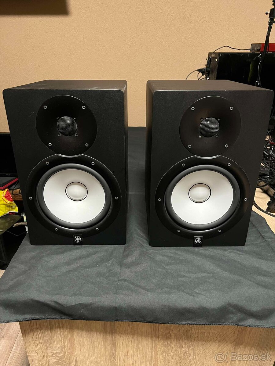 Yamaha HS8