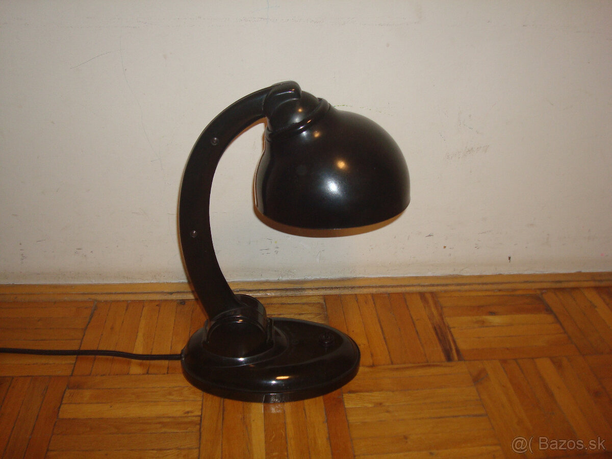 retro bakelitova lampa
