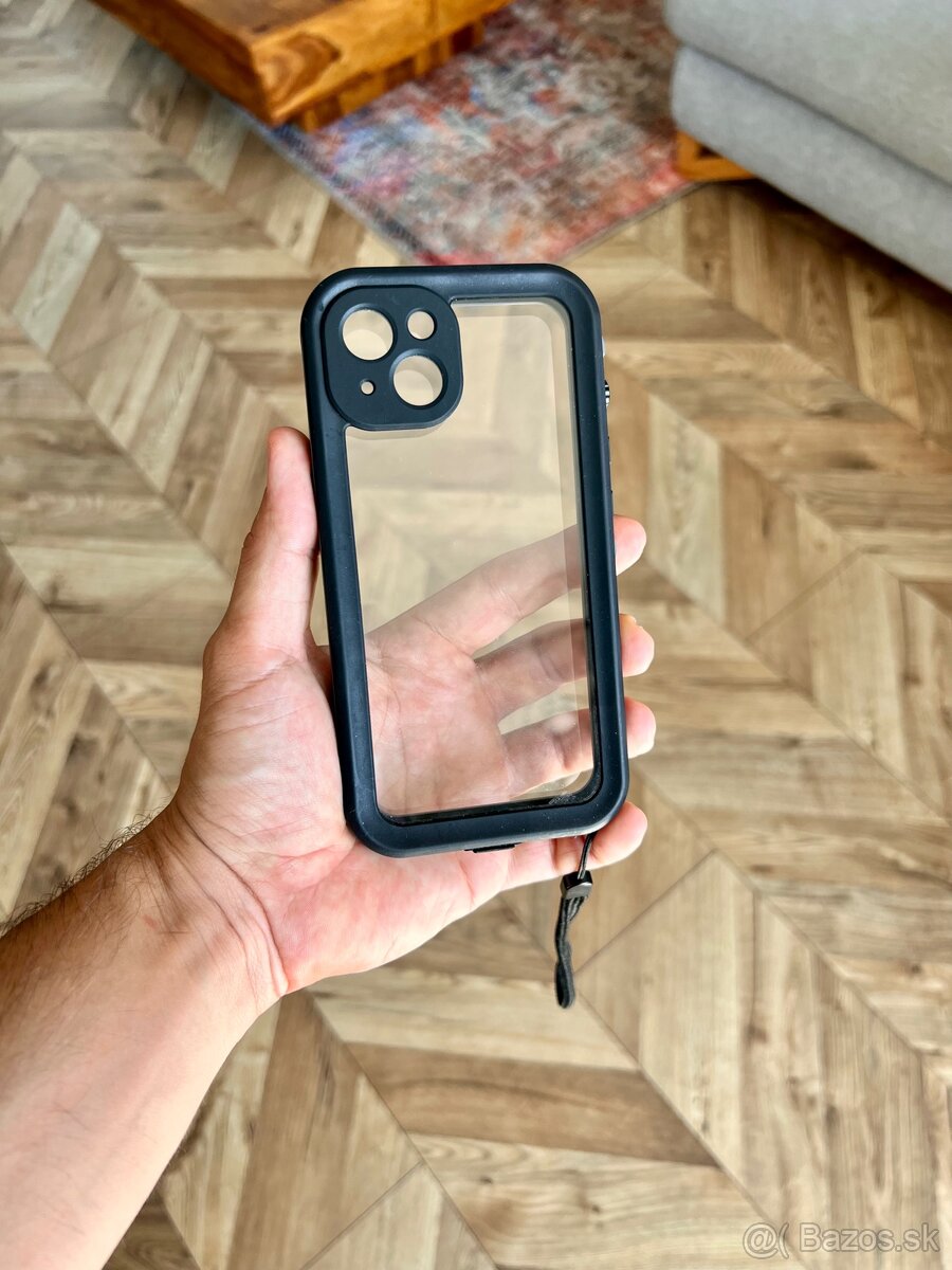 Nový vodotesný kryt na iPhone 13.
