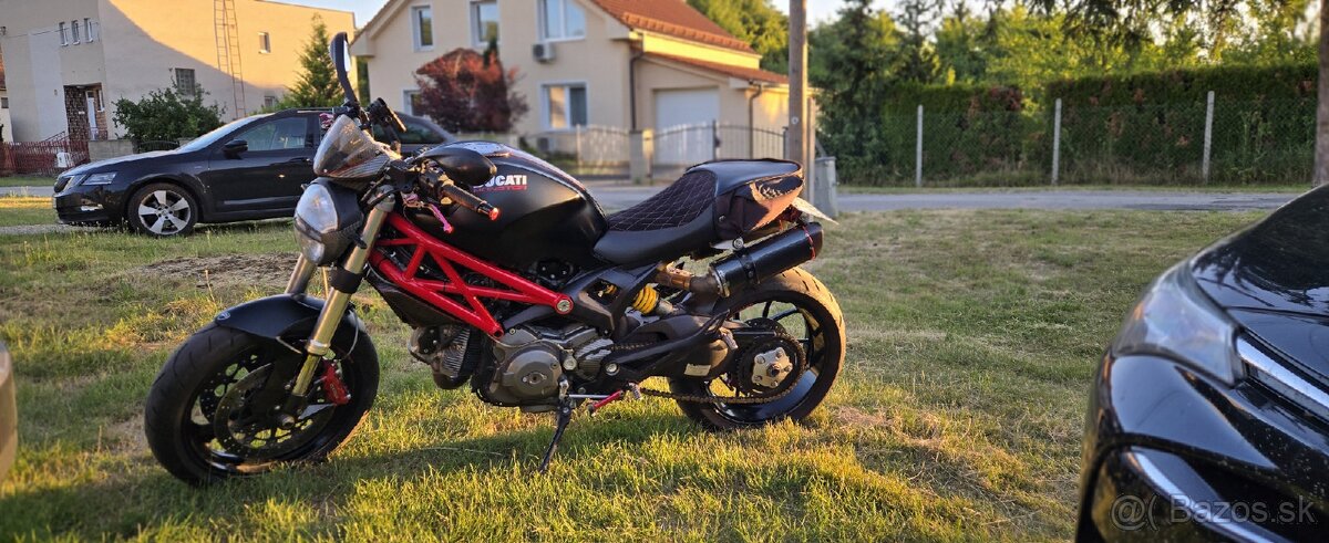 Predám Ducati Monster 696