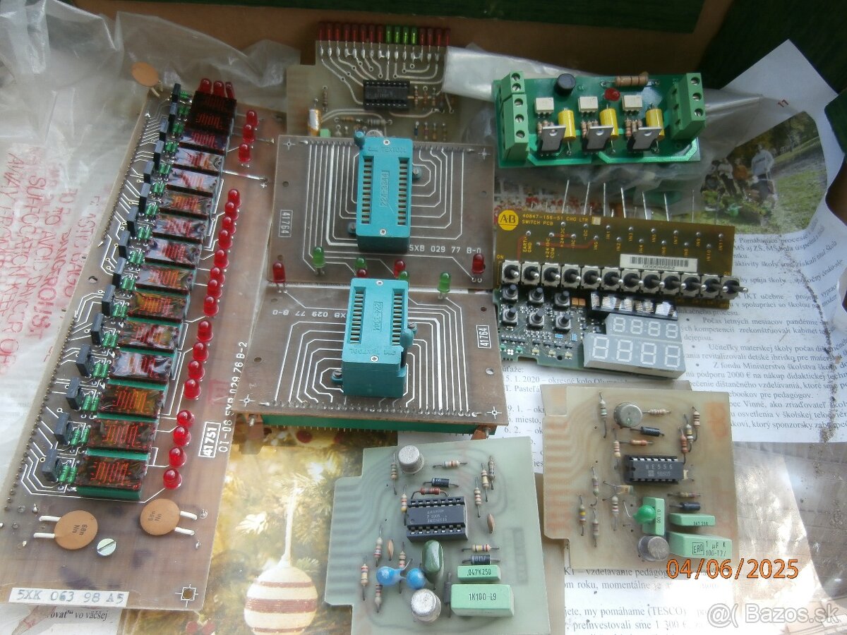 Elektronické dosky,svorkovnice.
