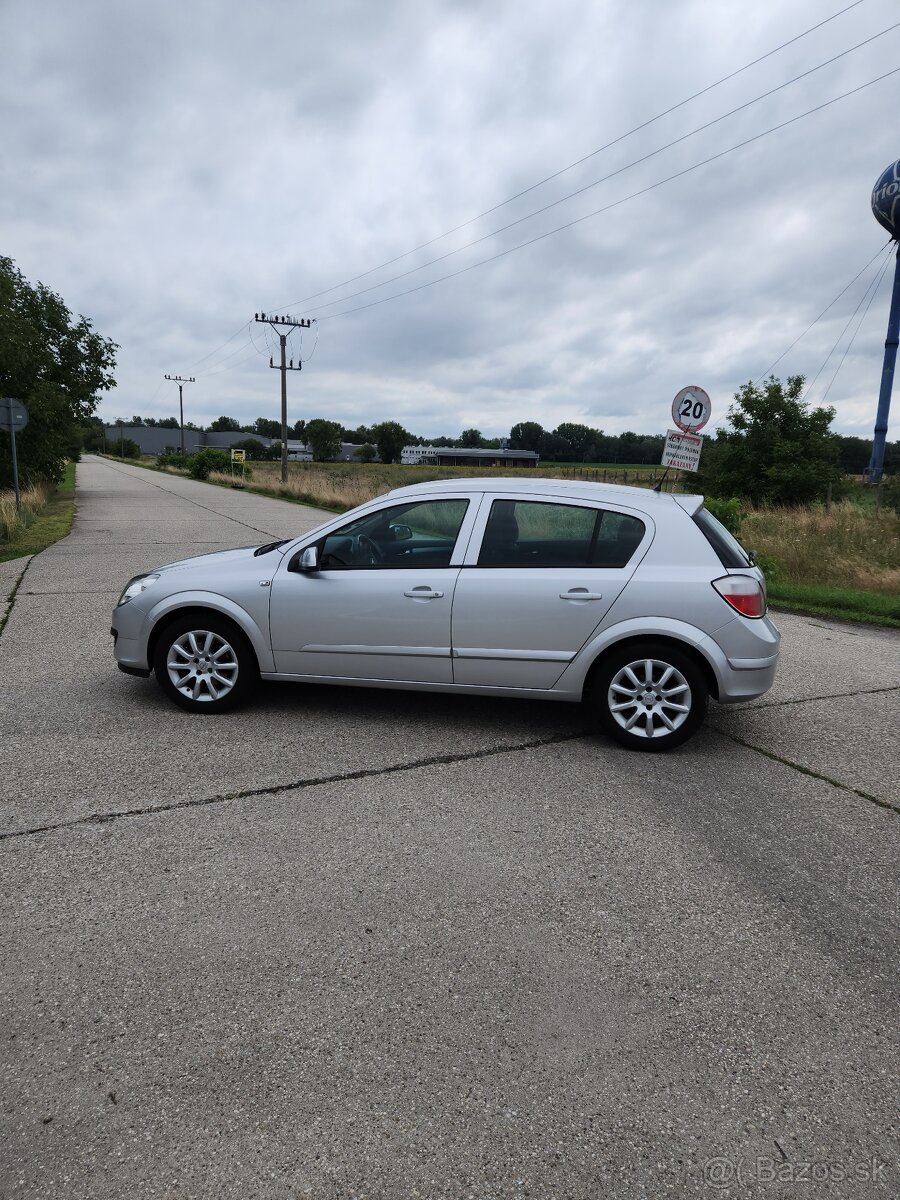 Opel astra h 1,4 b