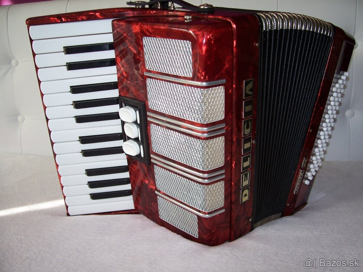 Predam akordeon Deliciu Junior XIV, 60 bas., TOP stav...