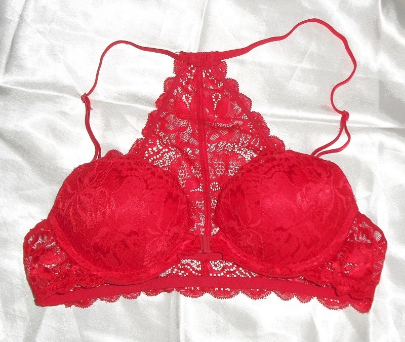Zapinanie predu victorias secret pink podprsenka