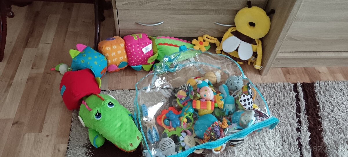 Kroko bloko a hračky.