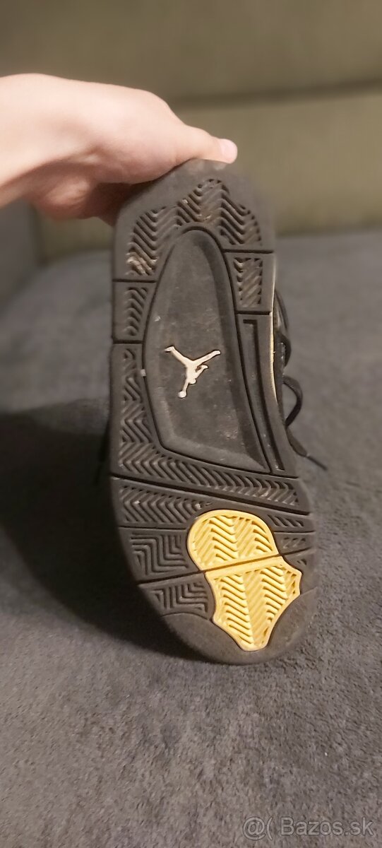 Jordan 4 yelow