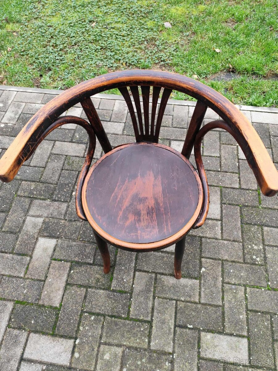 Stolička thonet 2
