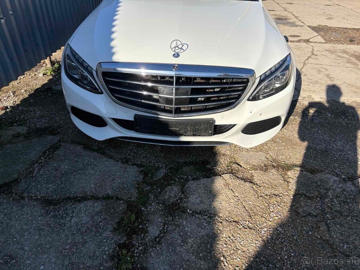 Mercedes c Naraznik,Maska,Znak