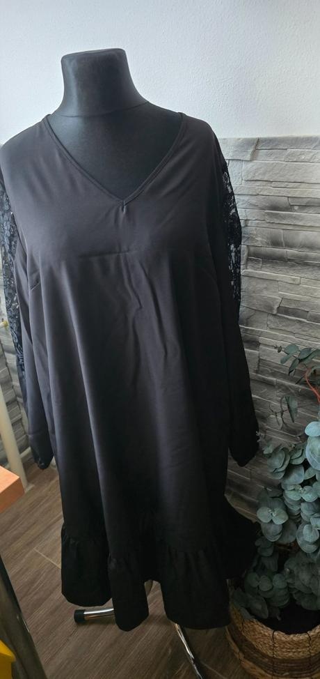 Spoločenské čierne šaty 2XL