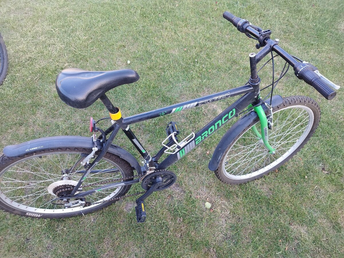2 stare bicykle