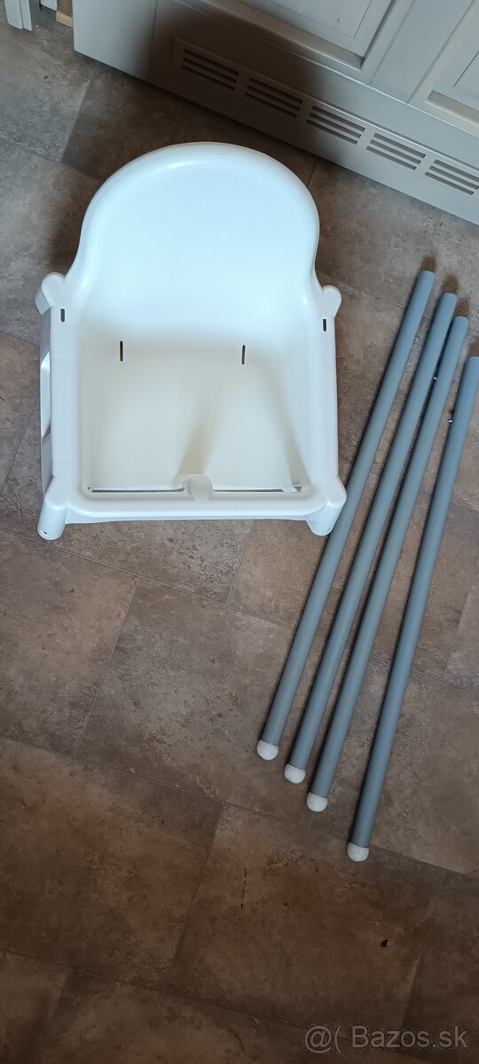 Detská postieľka, IKEA detská jedálenská stolička, chodítko