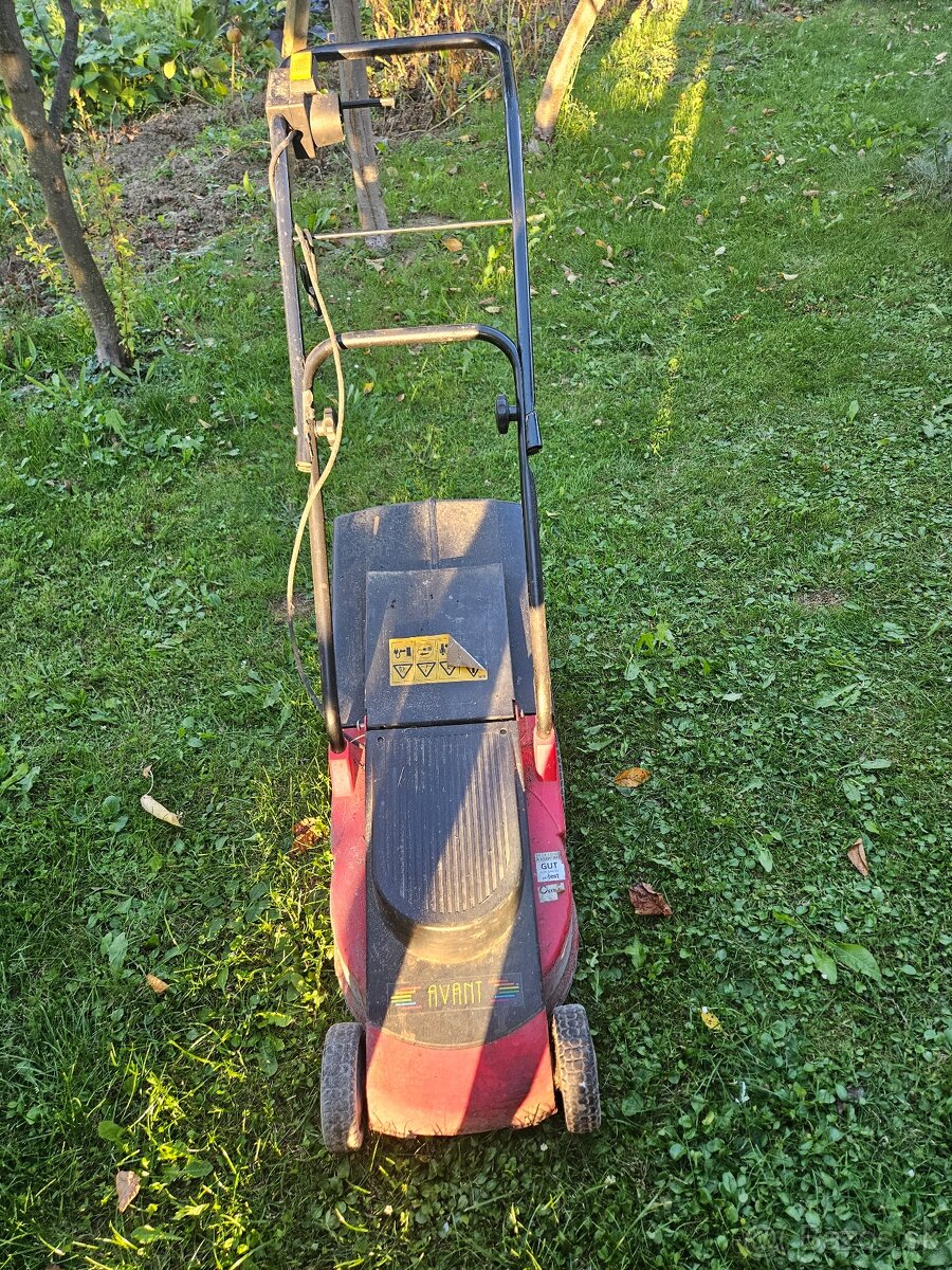 ELEKTRICKÁ KOSAČKA