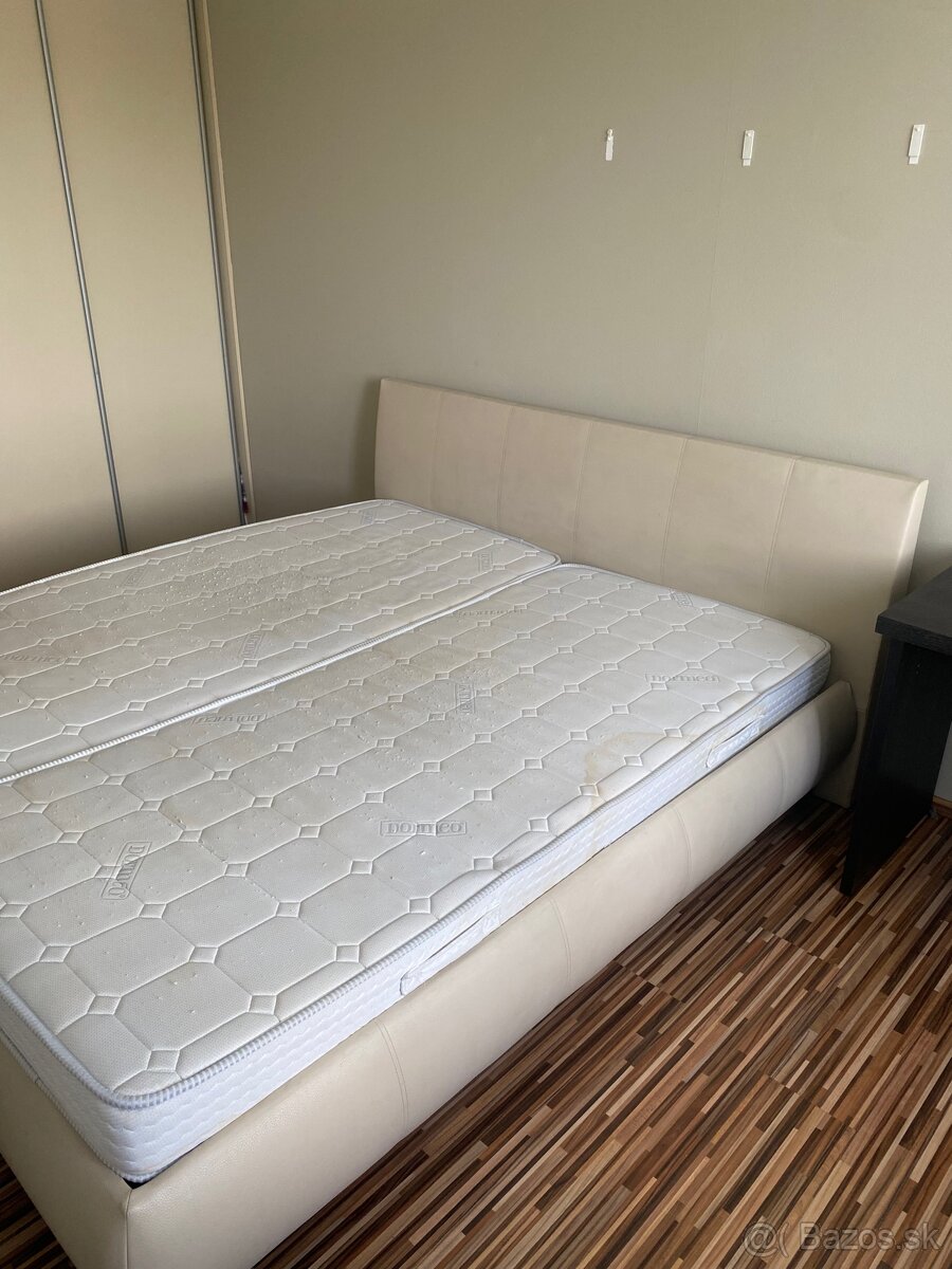 Mantelska postel 180x200