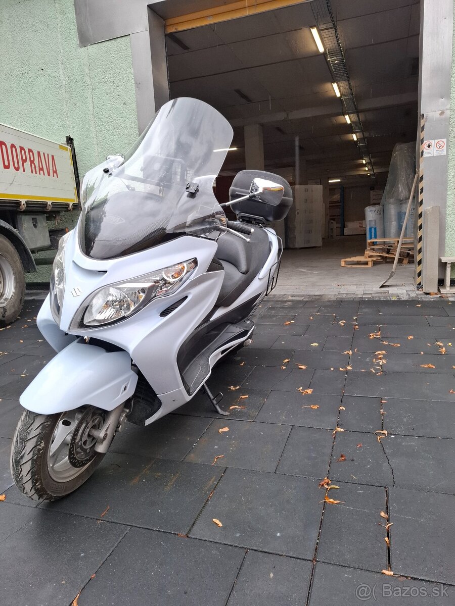Suzuki Burgman 400