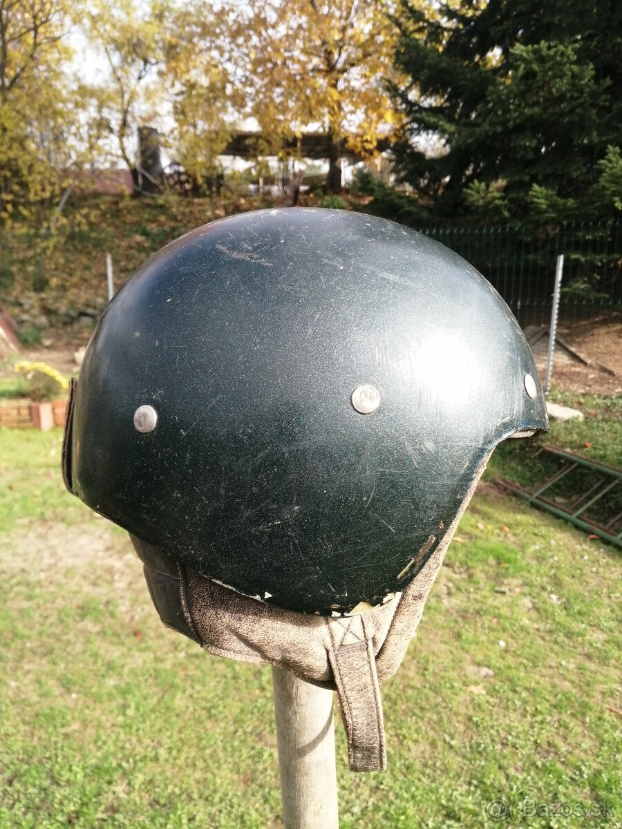 Predám prilbu na Pioniera