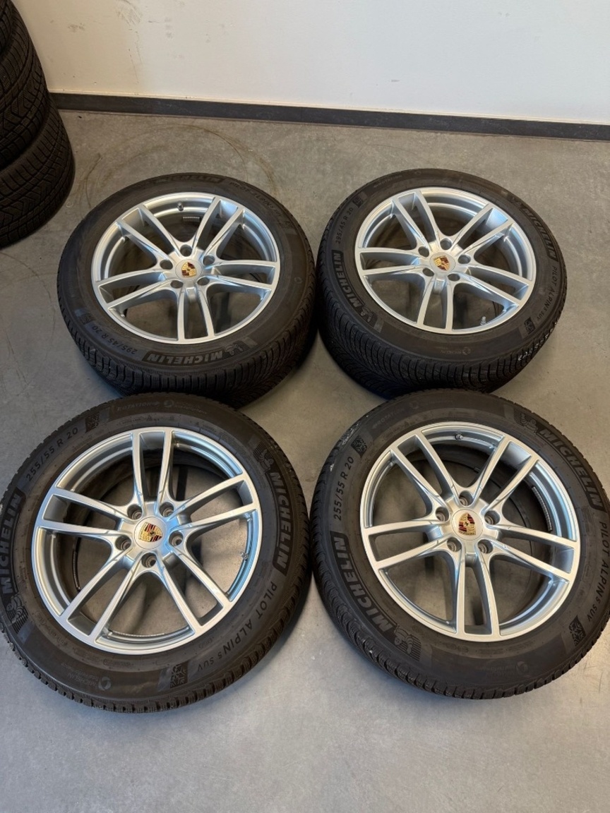 Originál zimní kolesa Porsche Cayenne Coupe R20