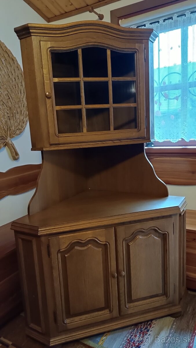 Starožitna Drevena Skriňa