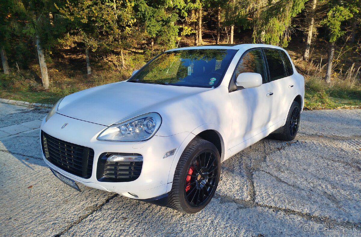 PORSCHE CAYENNE 957. 4,8. V8 4X4