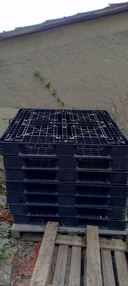 Predám plastové palety