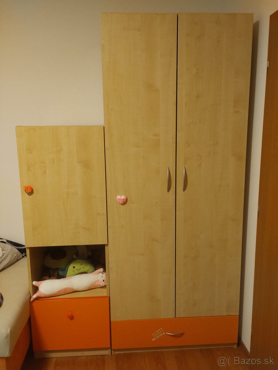 Skriňa regál detskej izby