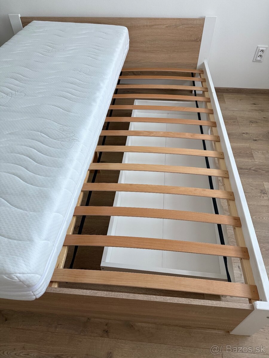 Posteľ na predaj