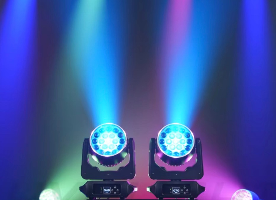4x LED rotacne hlavy Zoom Wash