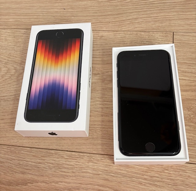 Predám iPhone SE 2020