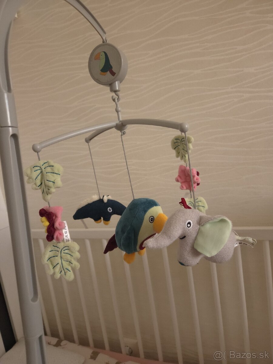 Kolotoč nad postieľku