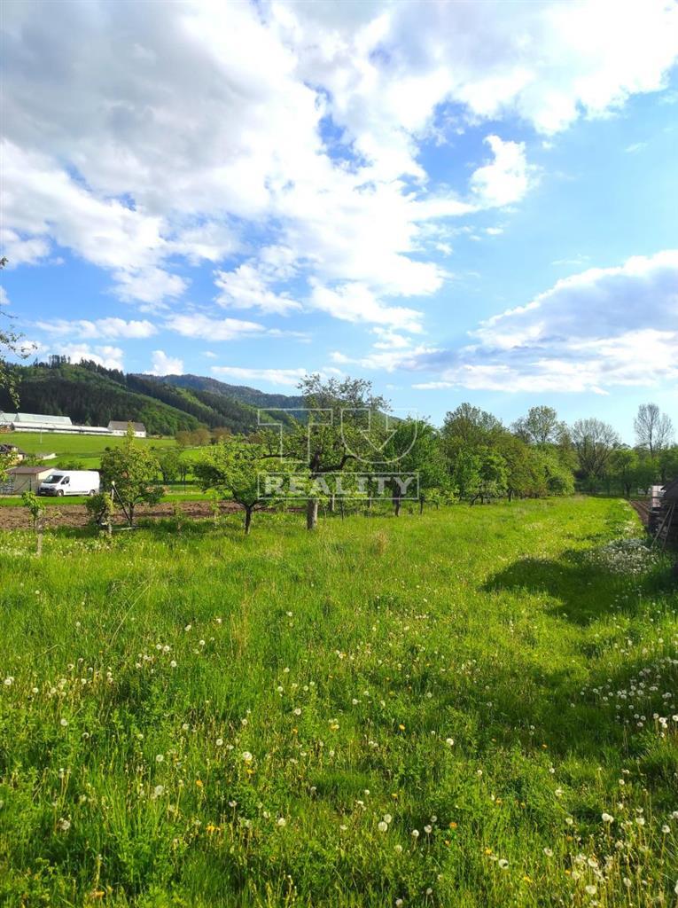 Slnečný pozemok v jednej z najkrajších dedín Slovenska