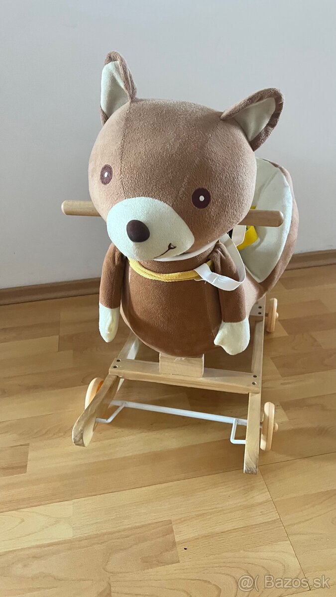 Hojdací medvedík na kolieskach