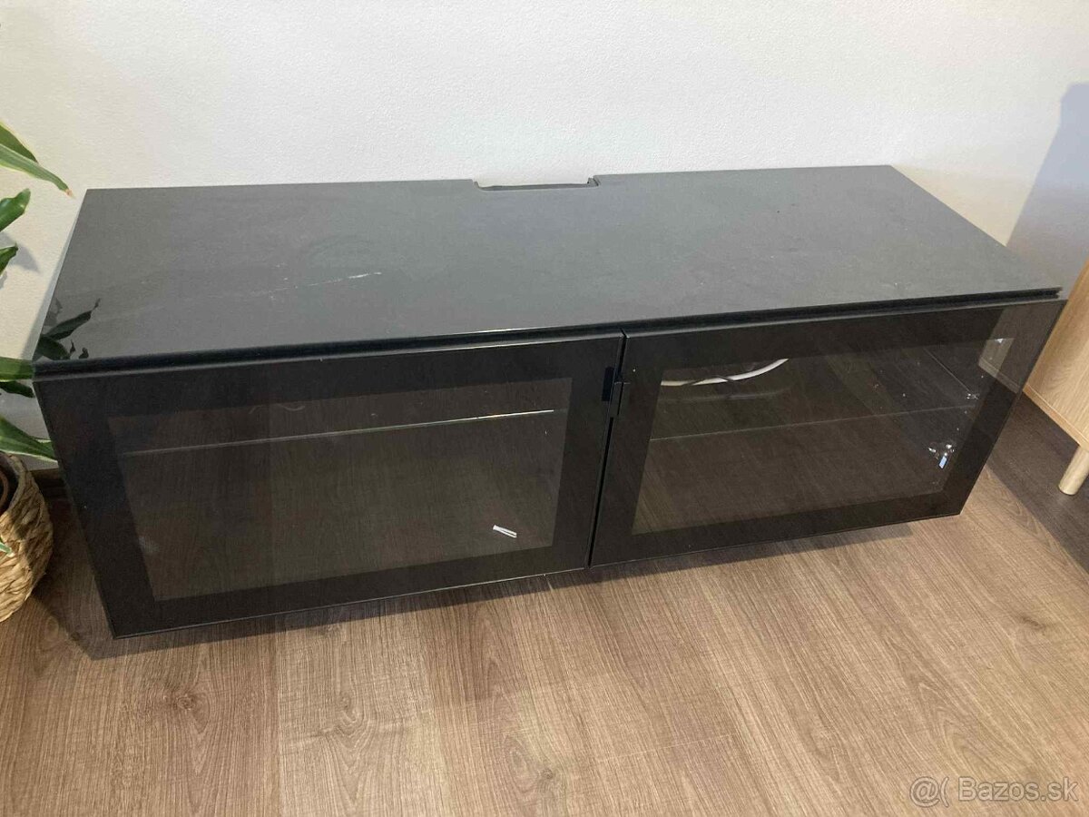Predám obyvačkovú skrinku a stolík ikea