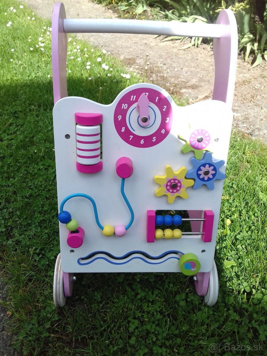Chodítko a náučné hračky pre deti