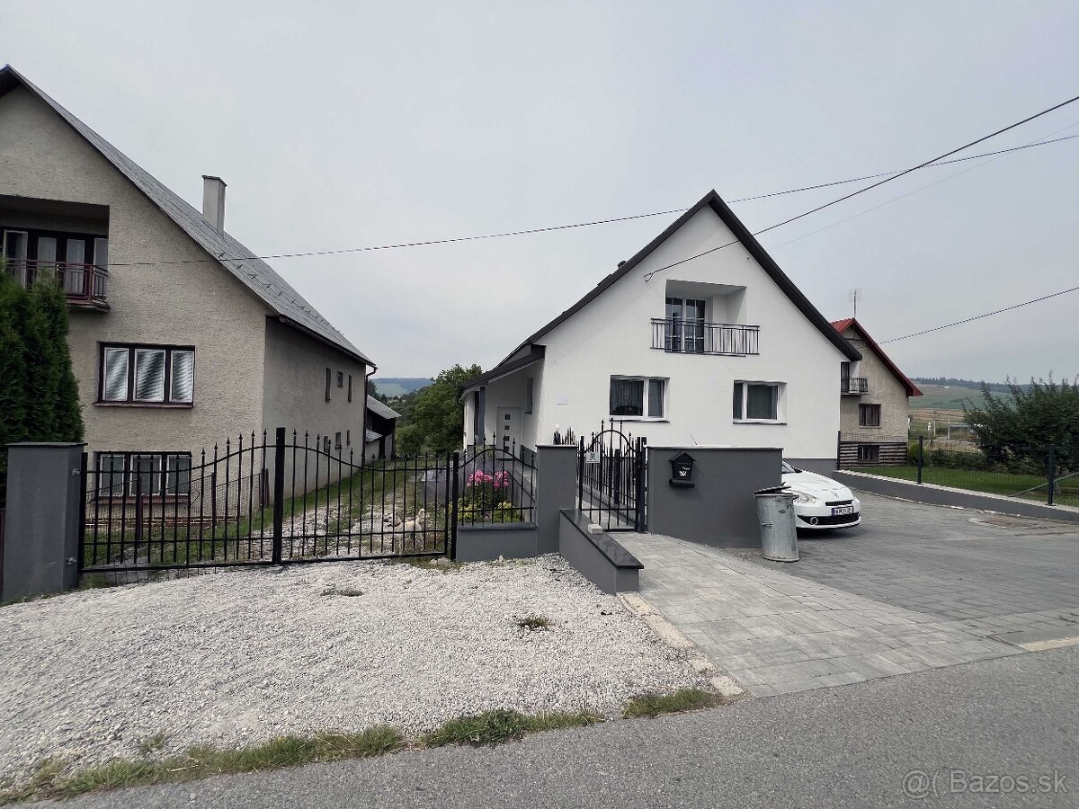 Priestranný, rekonštruovaný dom s pozemkom o rozlohe 1074m2