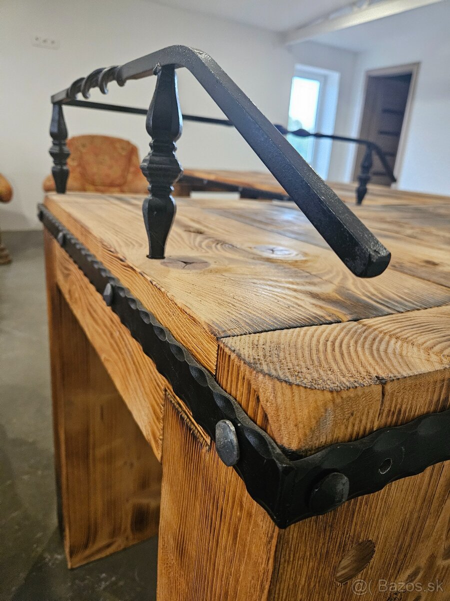 Kancelarsky luxusný nabytok