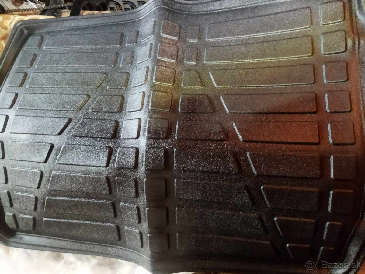 Gumené rohože do kufra HYUNDAI KONA a FIAT GRANDE PUNTO