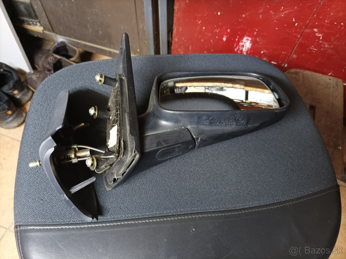 Spetne zrkadlo felicia.