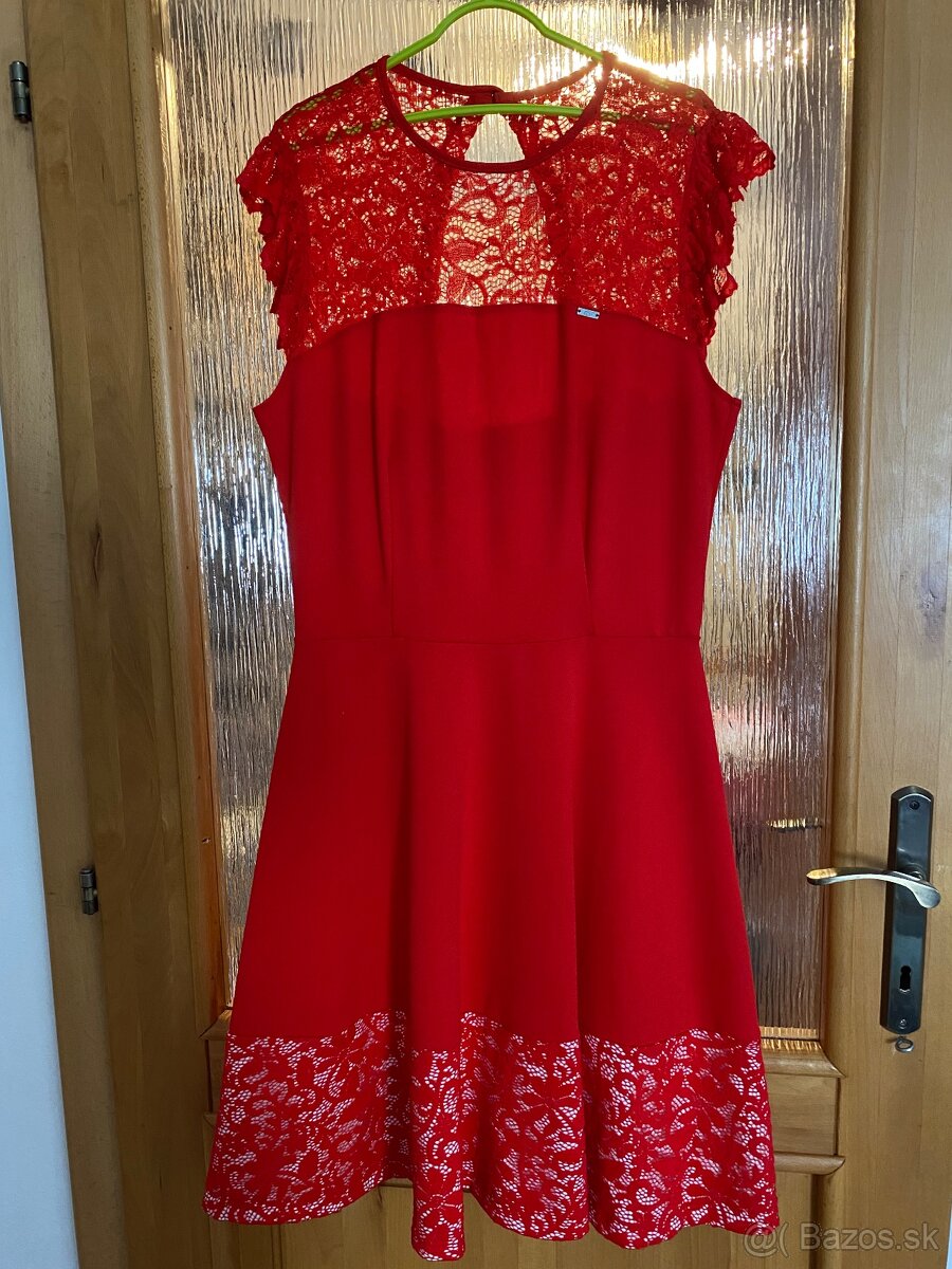 Červené elegantné šaty