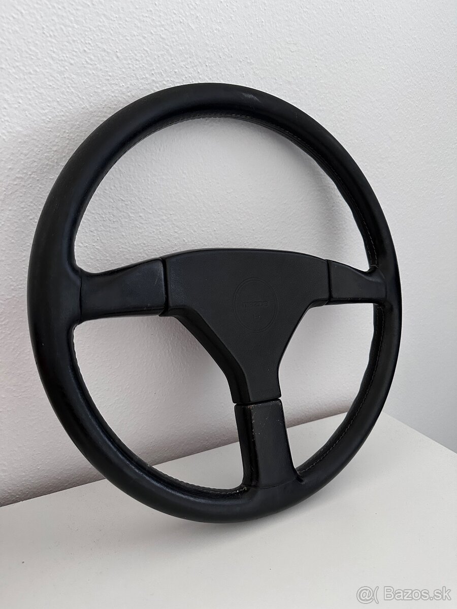 Volant Momo z Mazda MX5 NA