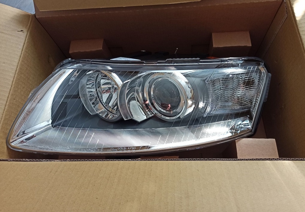 Audi A6 4F xenonové predné svetlomety