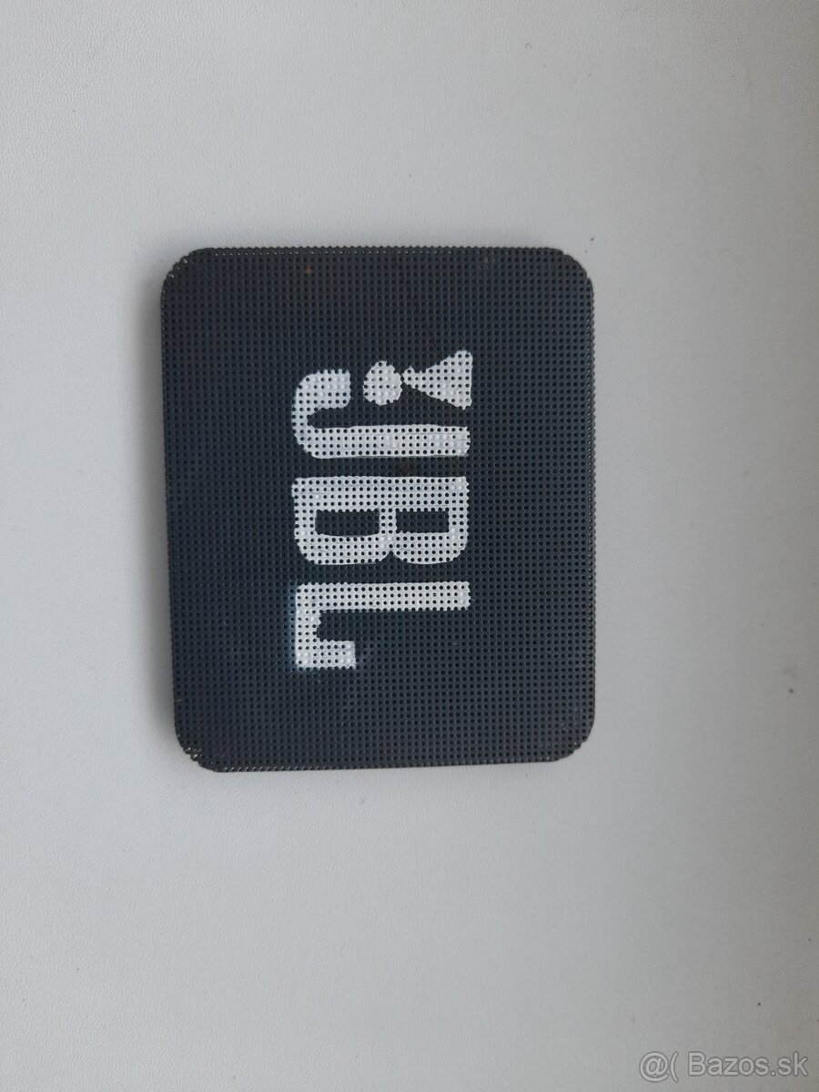 JBL GO essential