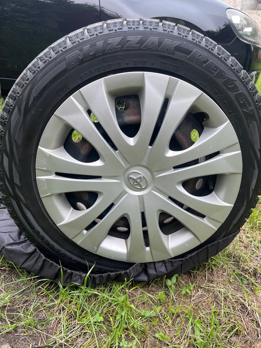 5x114,3 r16 Toyota Corolla zimna sada 205/55 r16