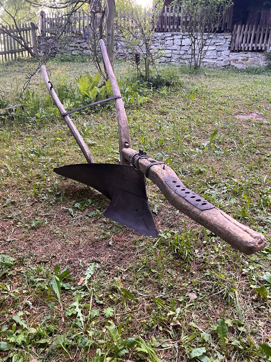 Starožitný pluh