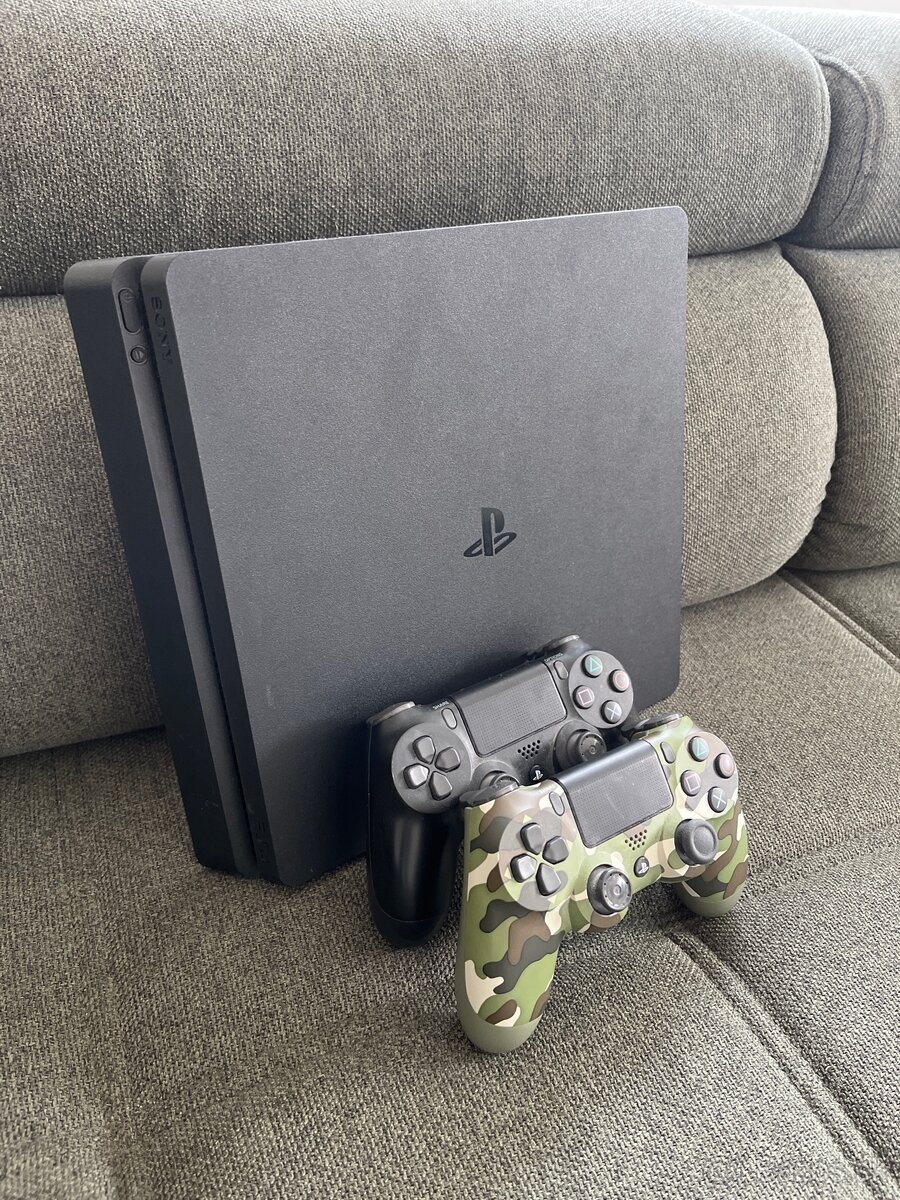 Predam/vymenim PS4 slim 1tb s 3 ovladacmi