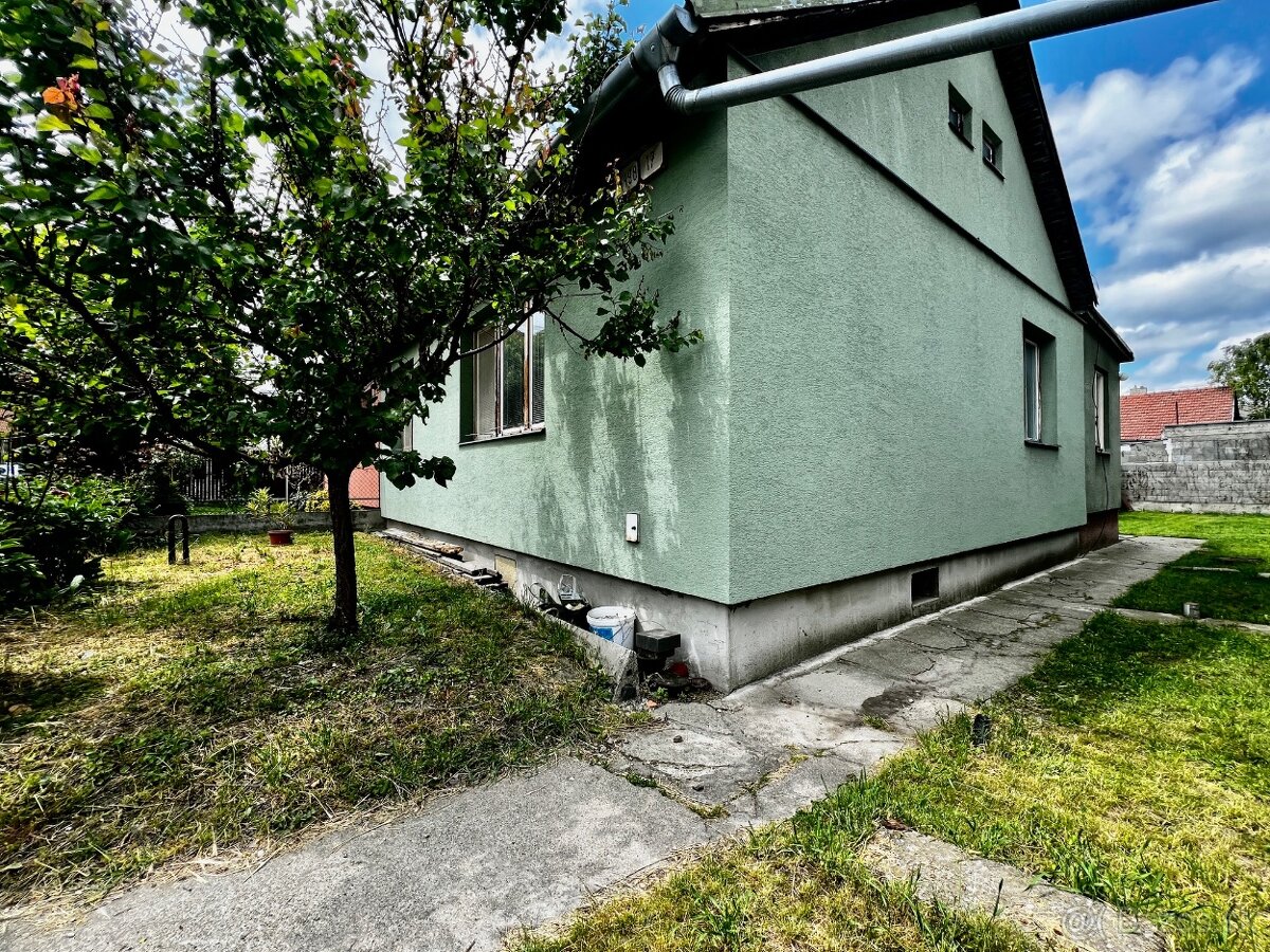 PRENÁJOM 4-IZBOVÉHO RODINNÉHO DOMU (95m2) S PEKNOU ZÁHRADOU
