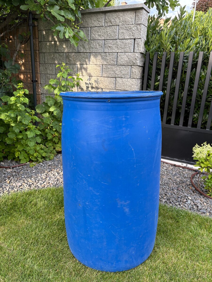 Plastovy sud 200L