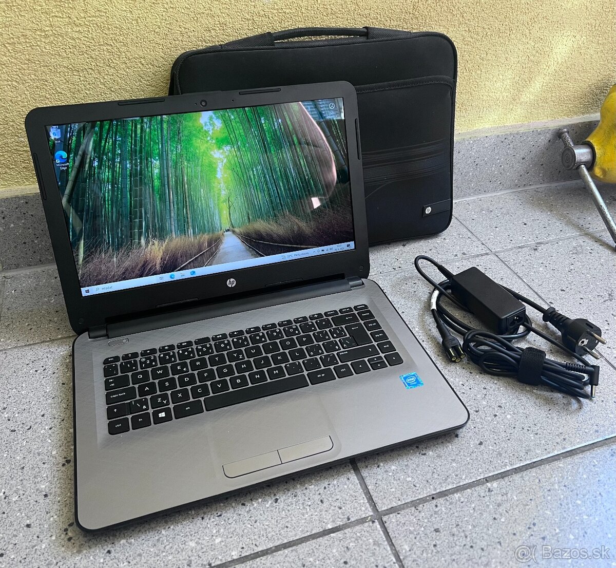 HP 14 / Celeron N3050 / 2GB RAM / 32GB Flash SSD / 14"